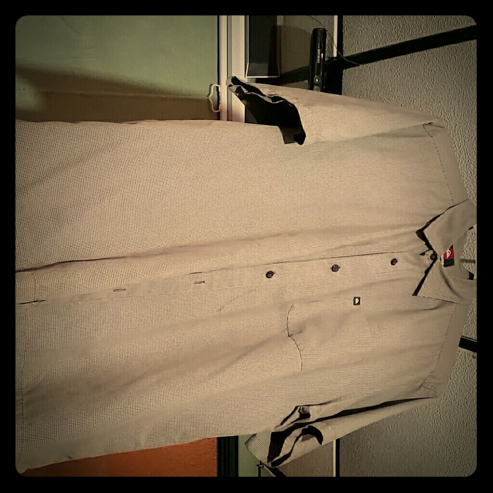 Quicksilver button down short sleeve